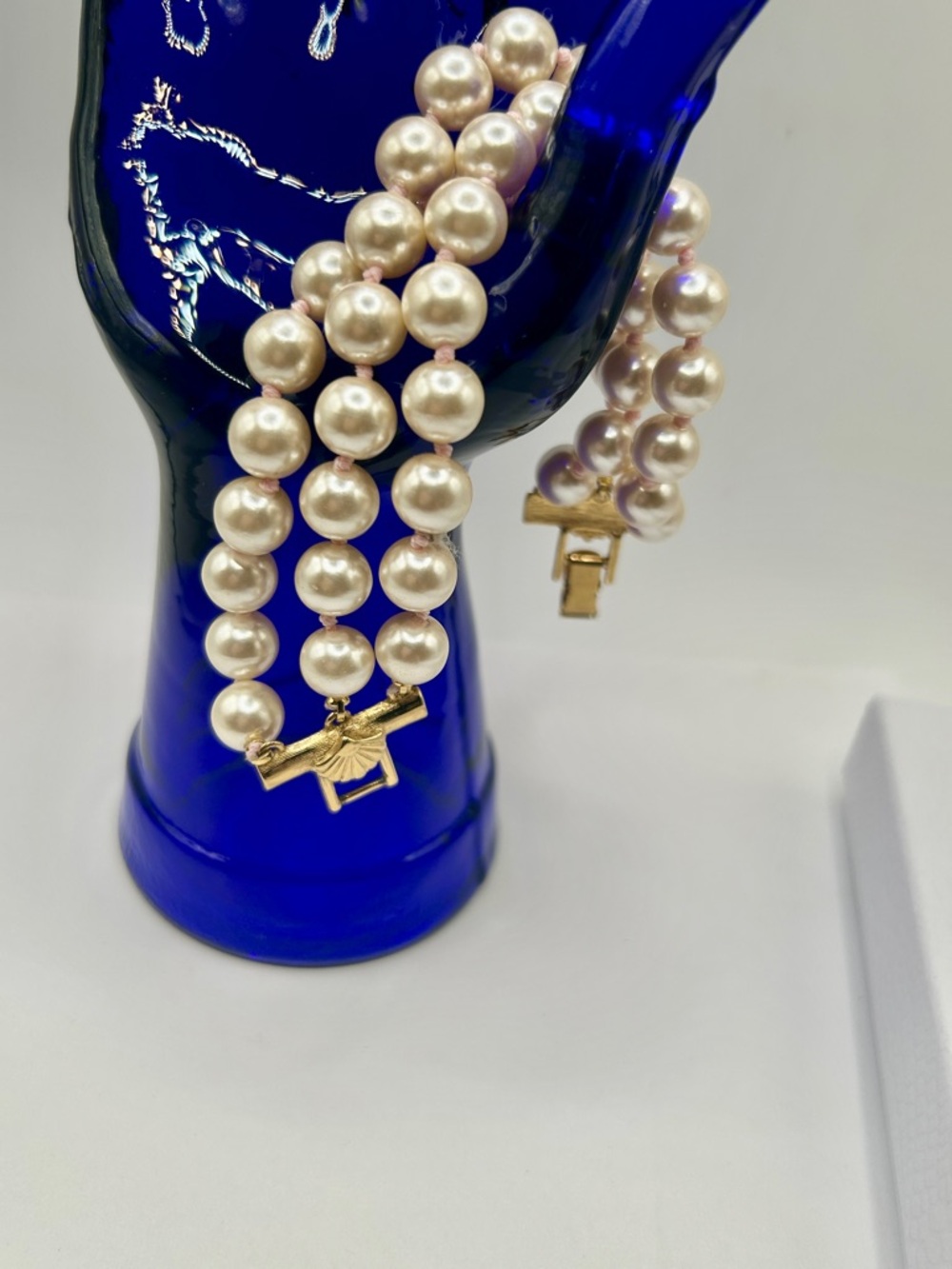 1980’s Richelieu Pink Pearl 10mm Triple Strand Bracelet 10k Gold Clasp - Picture 6 of 16
